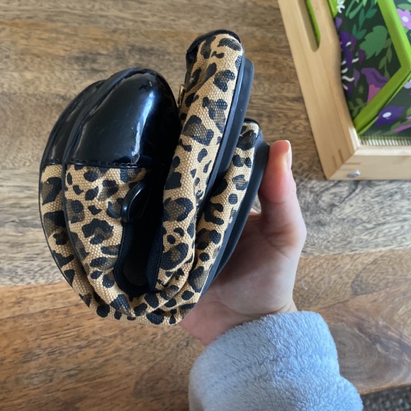 Butterfly twists for travel size us 6.5 - Picture 3 of 3